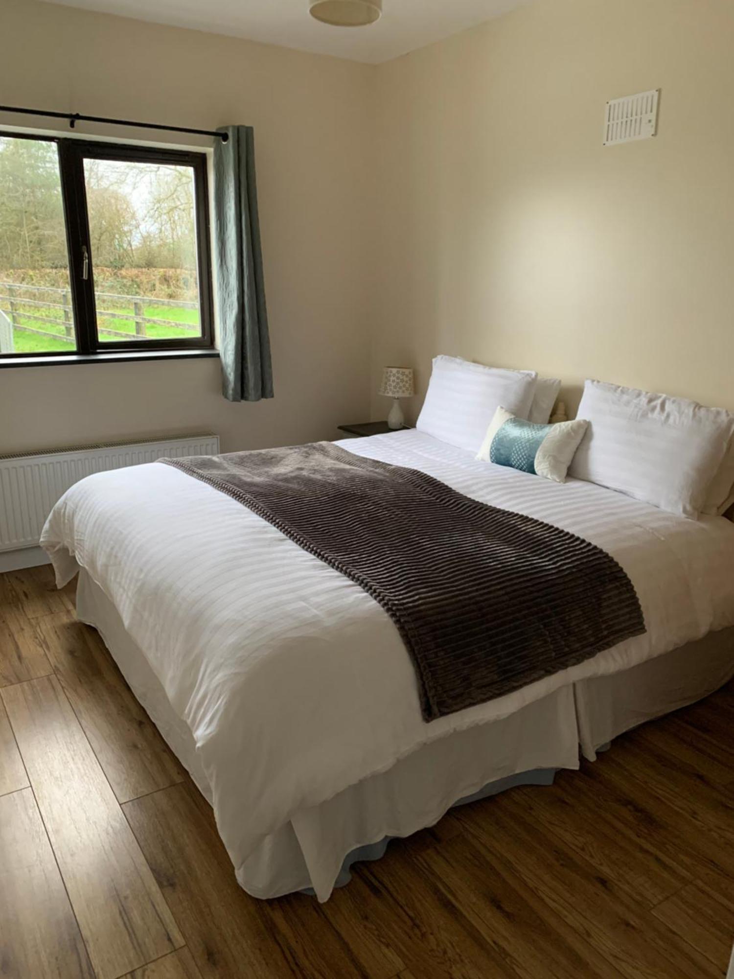 Kits Lodge Crover Cavan Esterno foto